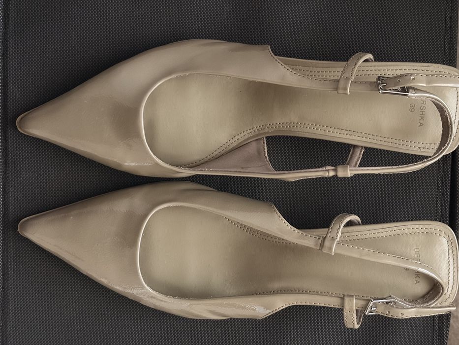 Обувки на нисък ток