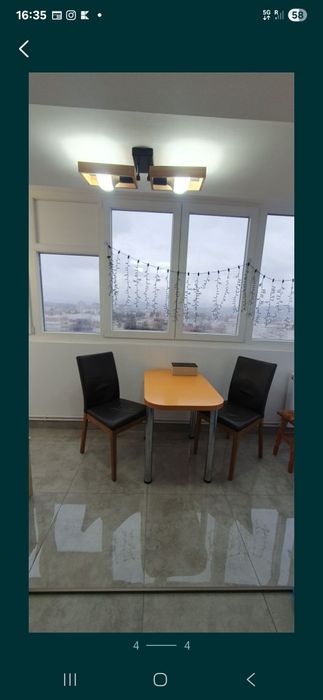 Vând masa si 2 doua scaune