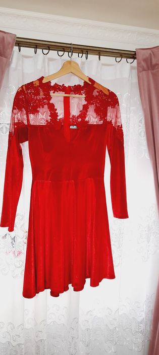 Vând rochie de seară roșie