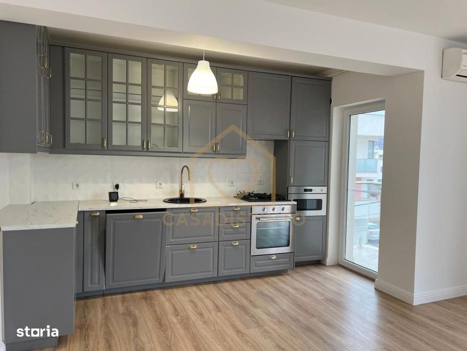 Apartament 3 camere de vanzare in complex cu piscina