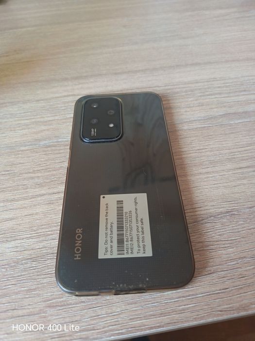 Vând Honor 200 sau schimb cu ceva asemănător. Funcționează 10 /10