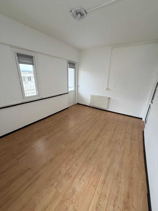 Închiriere birou 22 mp cu balcon