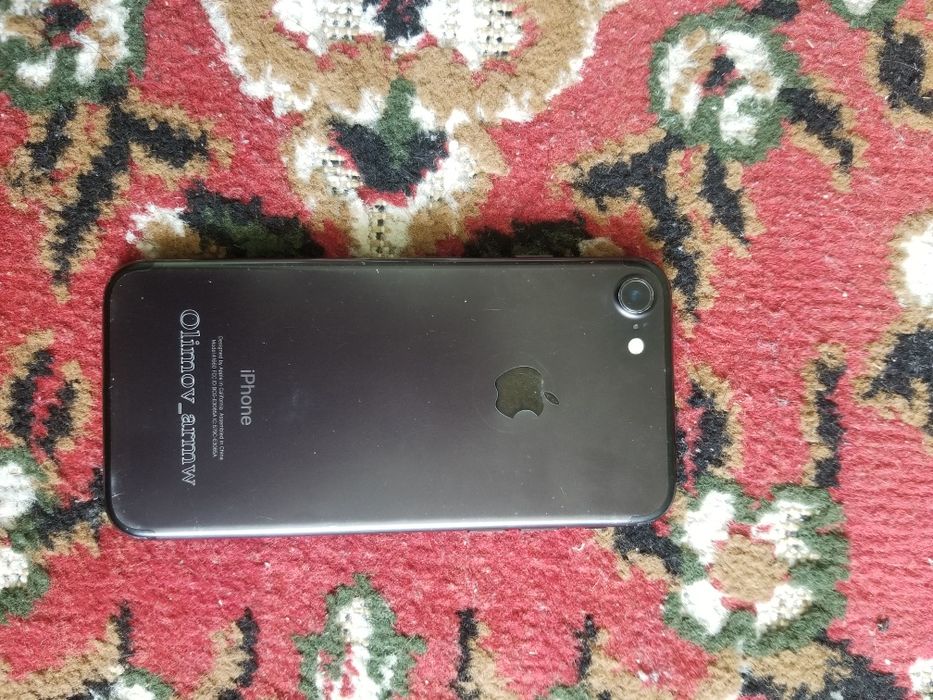 Срочно продаётся iPhone 7