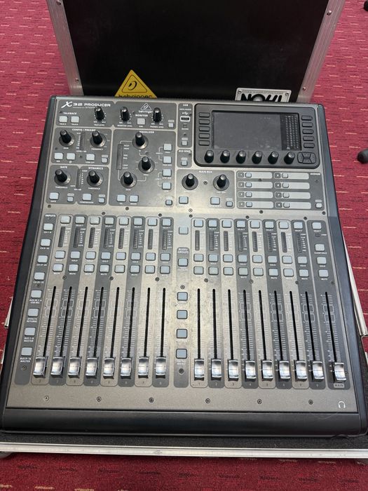 Mixer Behringer X32 Producer + Case Thon