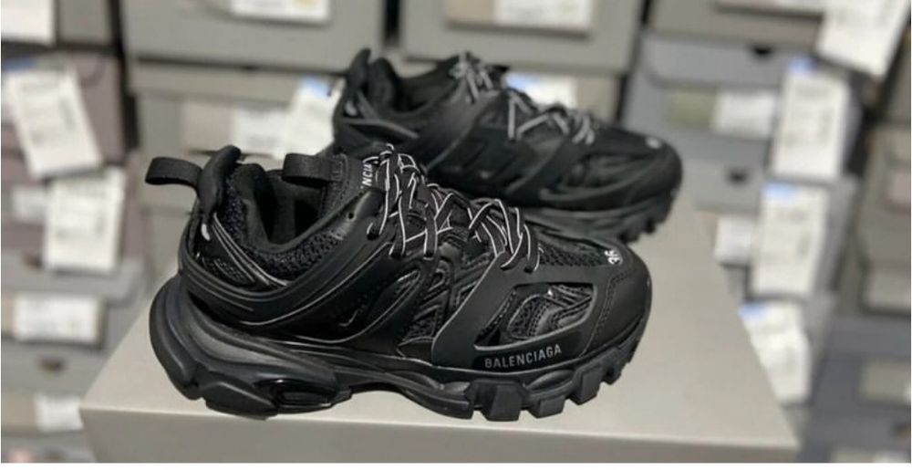 Balenciaga track led black