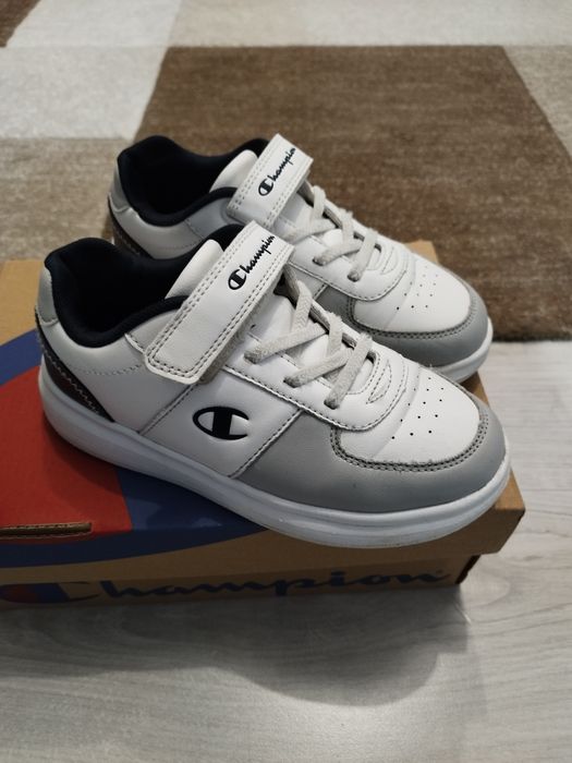 Adidasi Champion copii