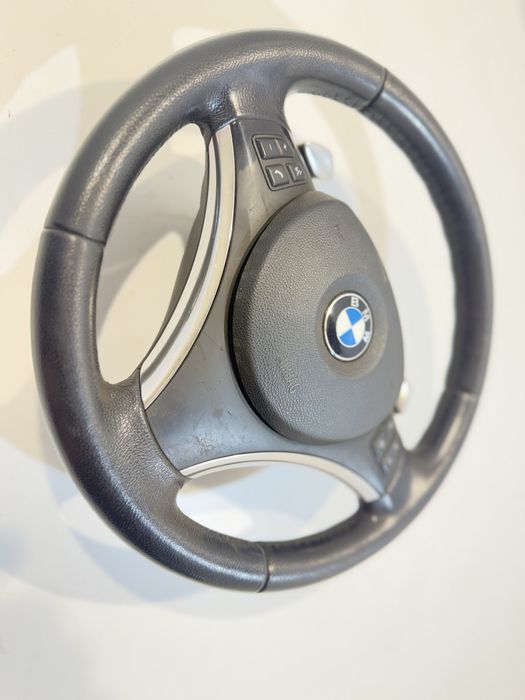 Продаваме волан с пера за БМВ E90 E91 E92 E93 E87/BMW