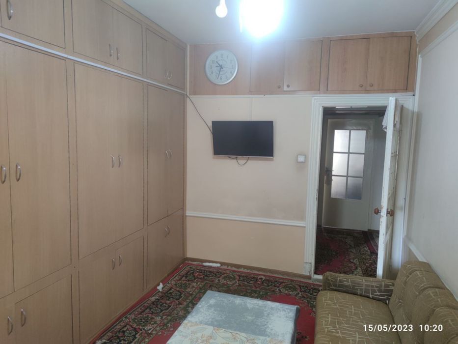 Taxtapulda 4 xonalik kvartira sotiladi 2 etaj tarsavoy