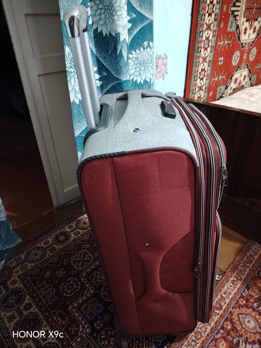 Продам чемодан...