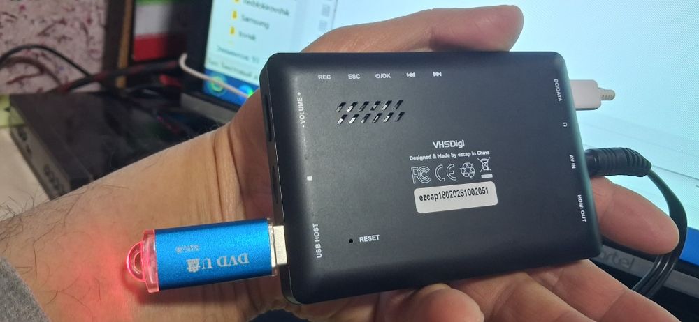 Плата видеозахвата EZCAP 180