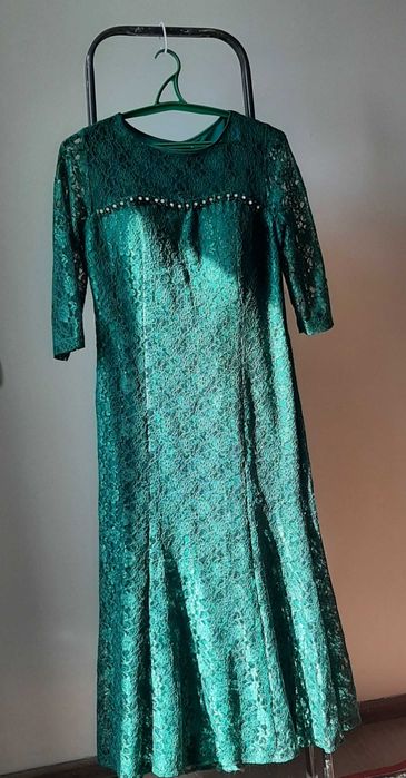 Платье нарядное 48 размер