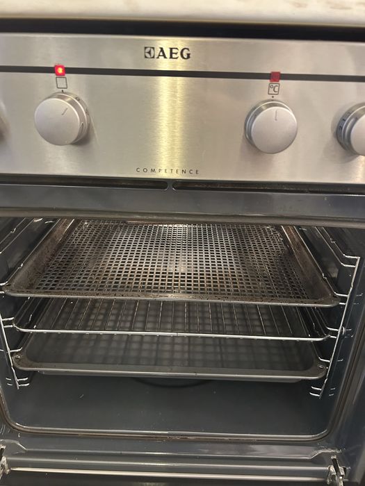 AEG Competence вградена фурна с 4 котлона