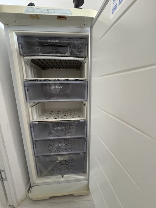 Морозильник-шкаф