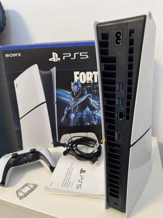 Vand PS 5 slim fara disk 2 ani garantie