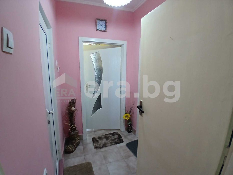 Дава се под наем Двустаен апартамент в Ямбол, Васил Левски - 45 кв.м за 76804.98 € - Снимка #3