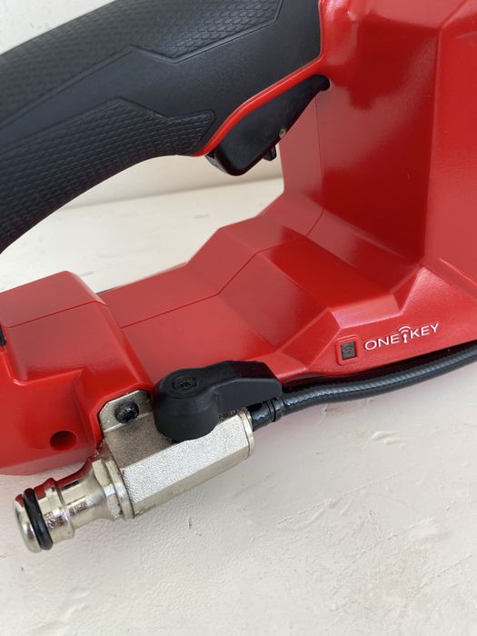 Milwaukee M18 FCOS 230 Brushless 2025 Debitator