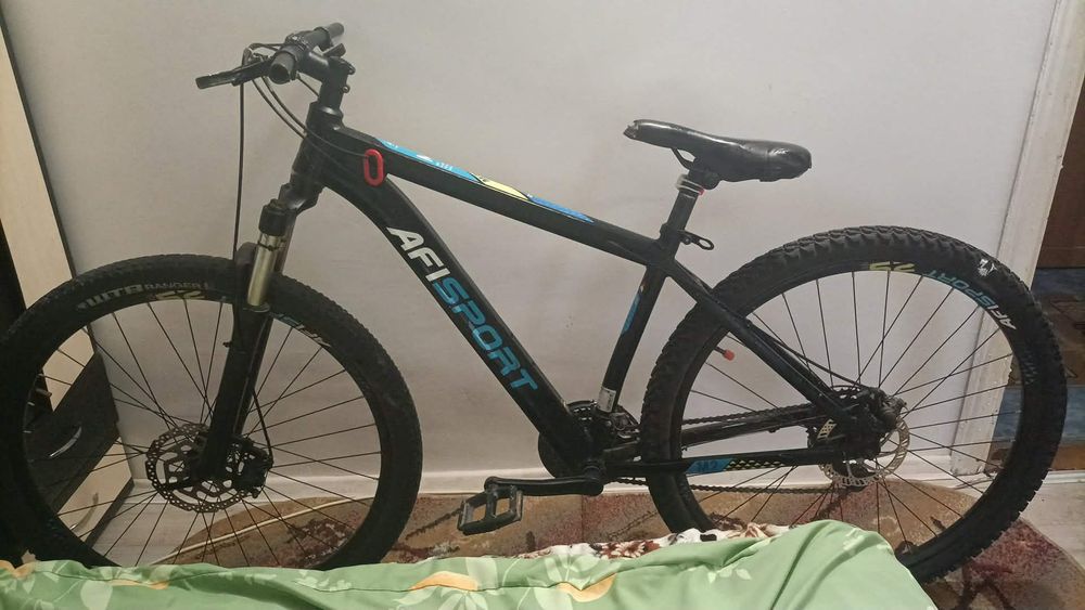 Vând Bicicleta MTB