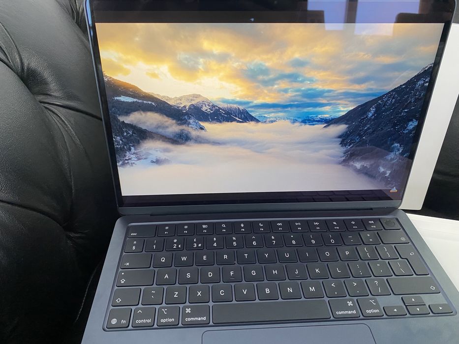 MacBook Air 13-inch M4 / 256 Gb / Black