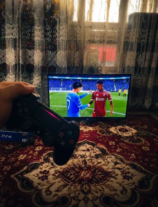 Playstation 4 slim ps4
