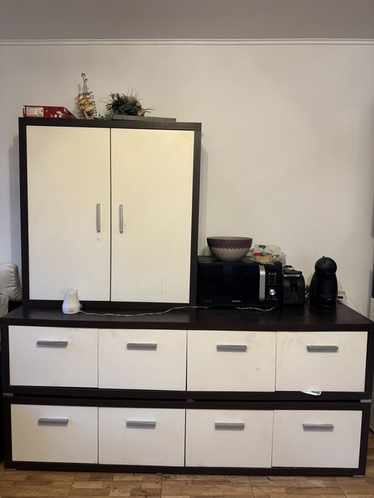 Vand mobilier, pret negociabil.