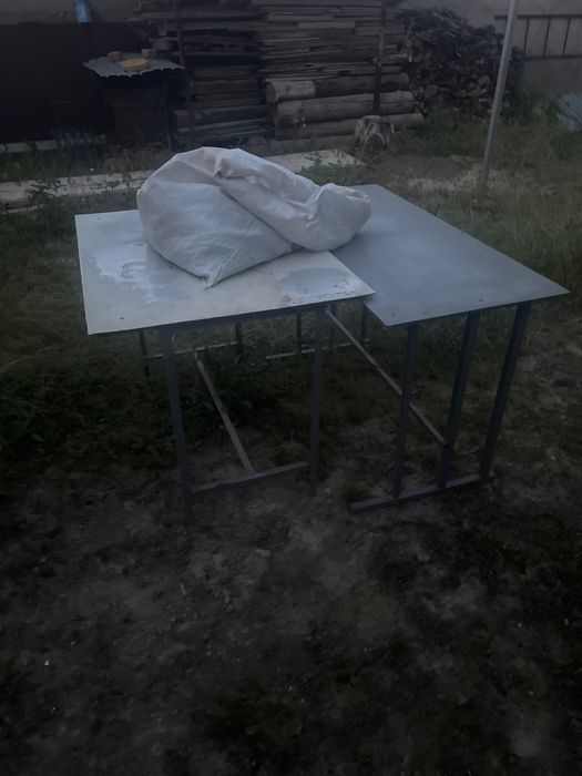 Стол для вещей, состояние бу, есть торг