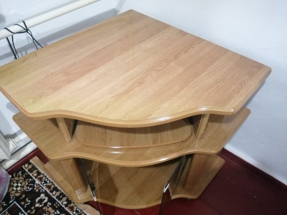 Продам подставку под телефизором