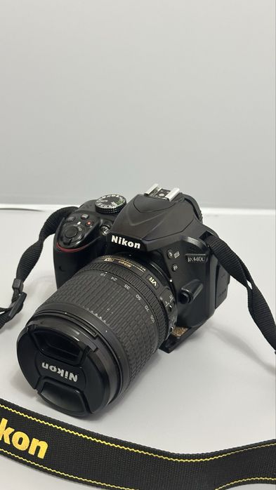 Nikon D3400+.