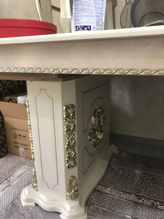 Мебел стол ва стуллар сотилади