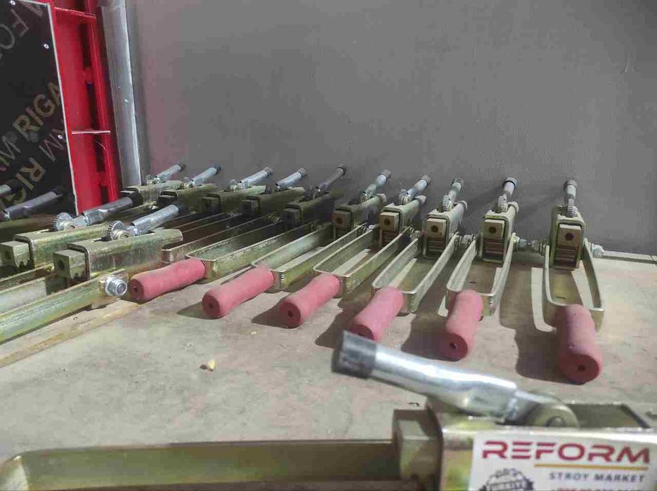 Через зажим клуч