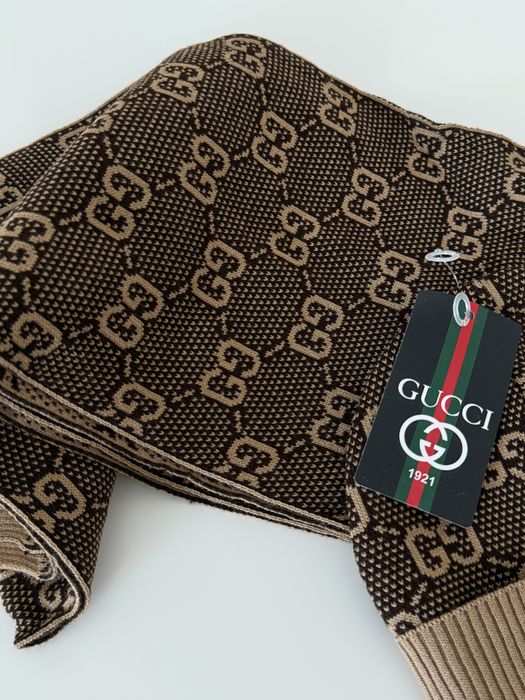 Set GUCCI fes&fular super calitate