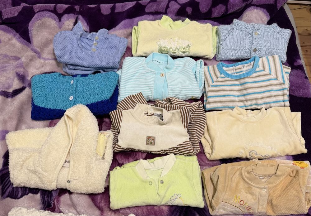 Бебешки ромпъри и жилетки