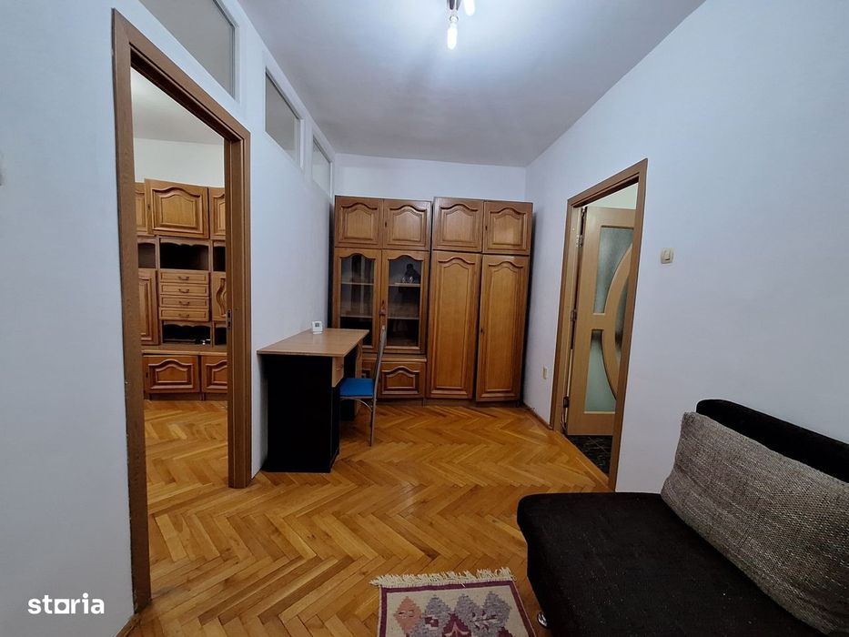 Apartament cu 2 camere| etaj intermediar| centrala proprie| Complexul