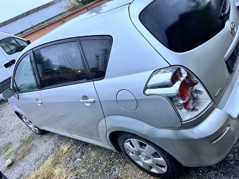 Тойота Корола Версо.D-4D. 177к.с.На!части!Toyota corolla verso 2.2.D-4