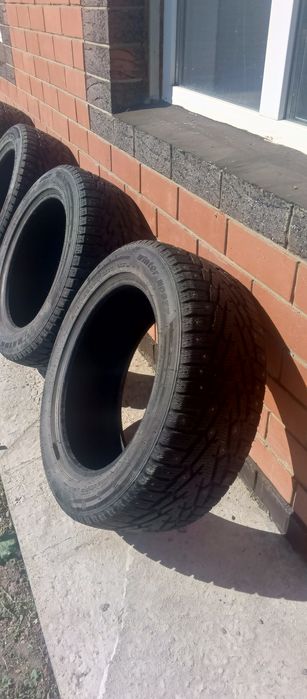 Продам шины на 17