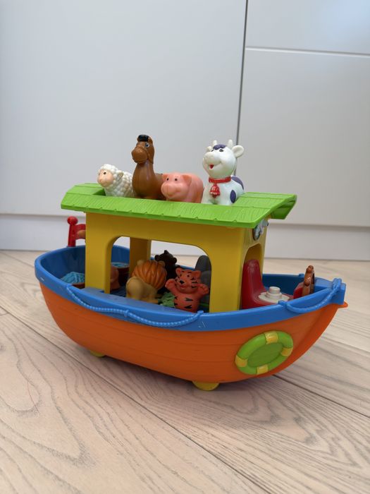 Пакет игрушек и машинки