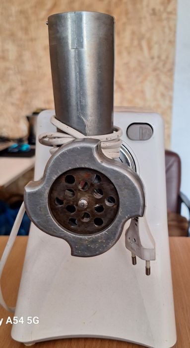 Мясорубка MOULINEX HV6