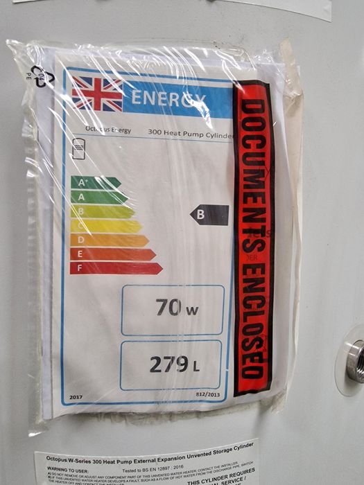 300л неръждаем бойлер хромникелов с голяма серпентина за термопомпа