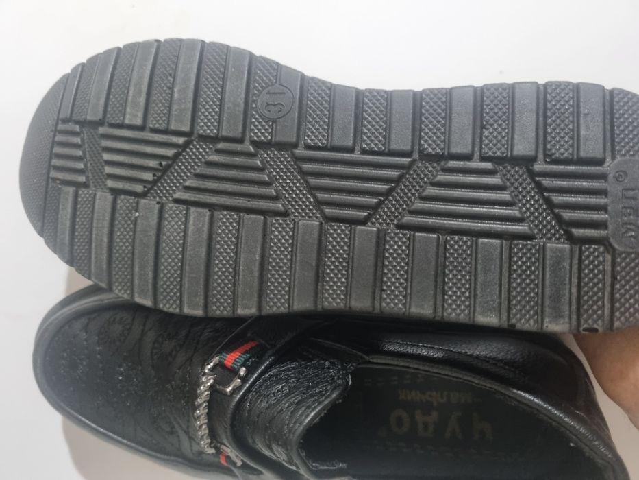 Продаю детский обувь