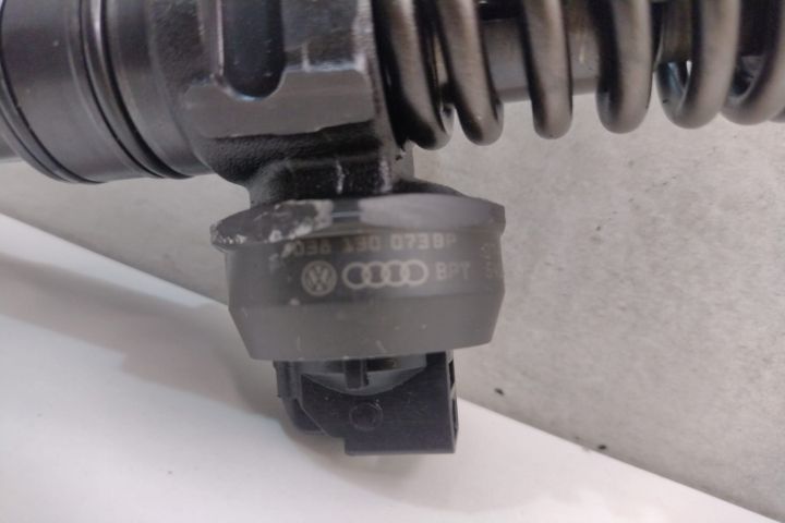 Injector Vw Audi Seat Skoda cod 038130073BP CT 038130073BP CT Audi A4