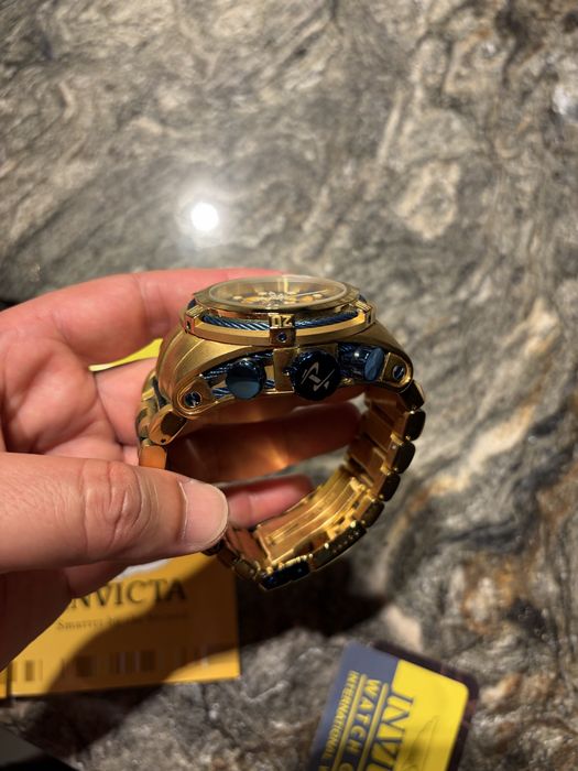 Часовник Invicta Bolt- reserve Zeus НОВ 52 мм- Размер на базел