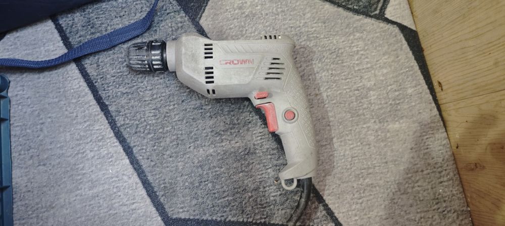 Заклепочник и дрель