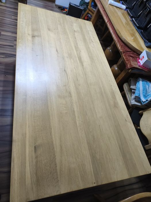 Masă din stejar masiv,impecabilă!