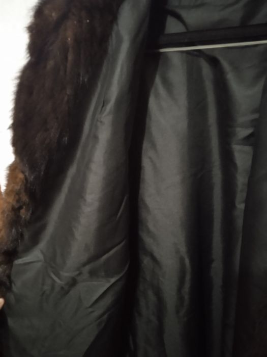Женская норковая шуба.