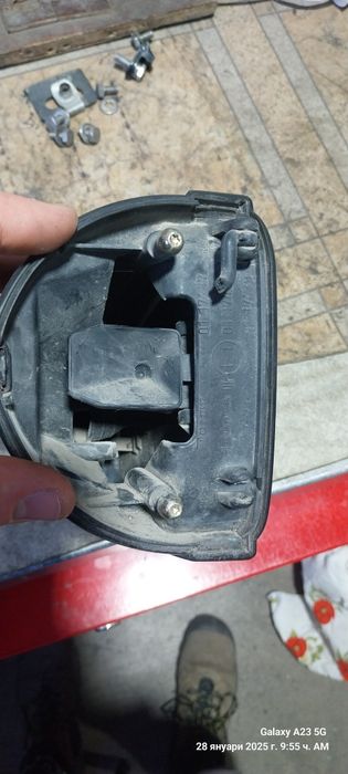 Огледало дясно за Опел  корса б,Капачка за ауди,Газов амортисьор Габр