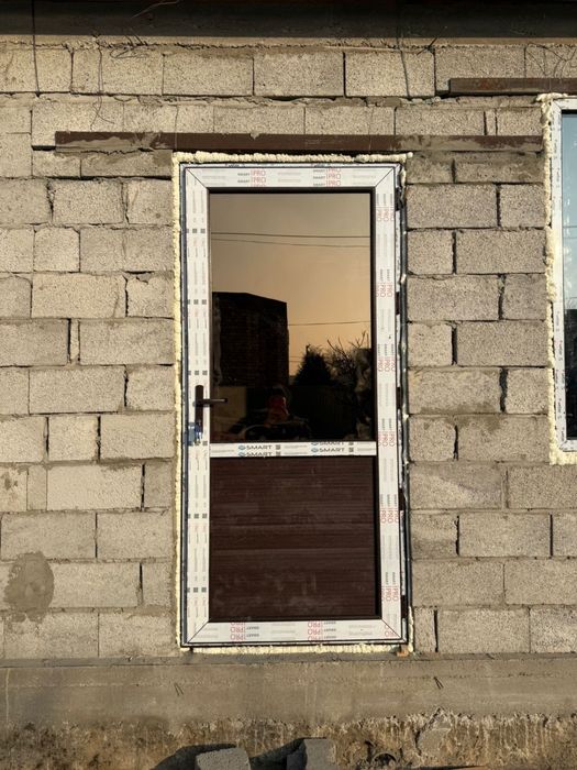 Двери пластиковые и алюминьевые