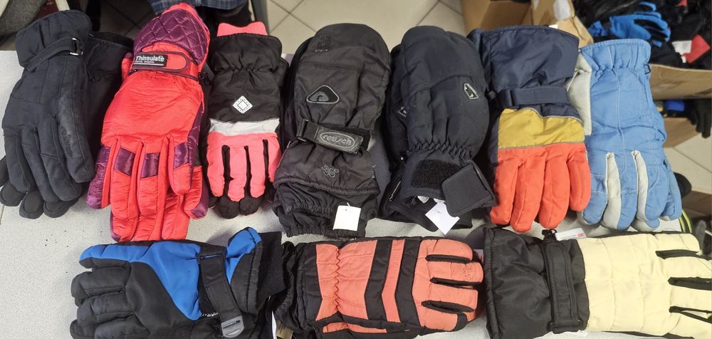 Manusi de ski mai multe modele