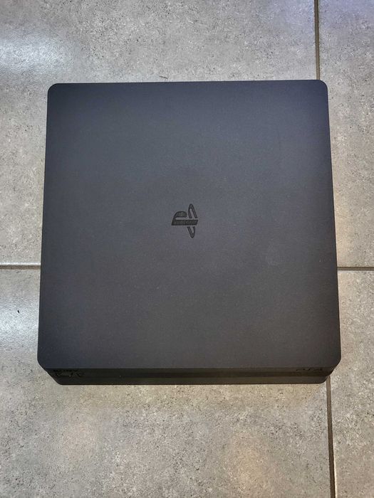 конзола PS4 Slim 500GB