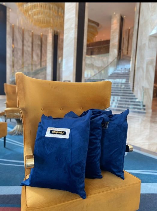 Красивый женский шапан