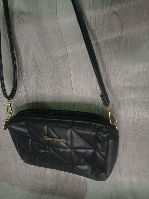 Сумка клатч состояние полу новое