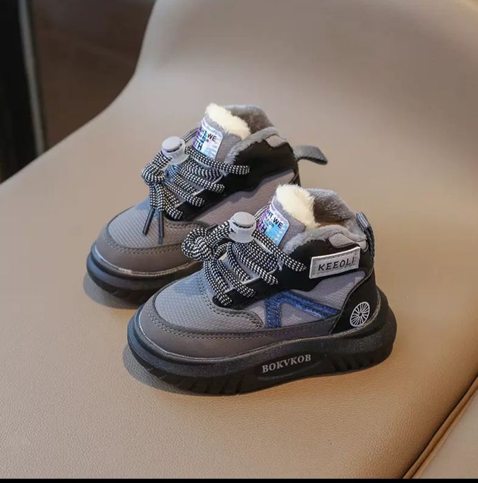 Продам зимние ботинки